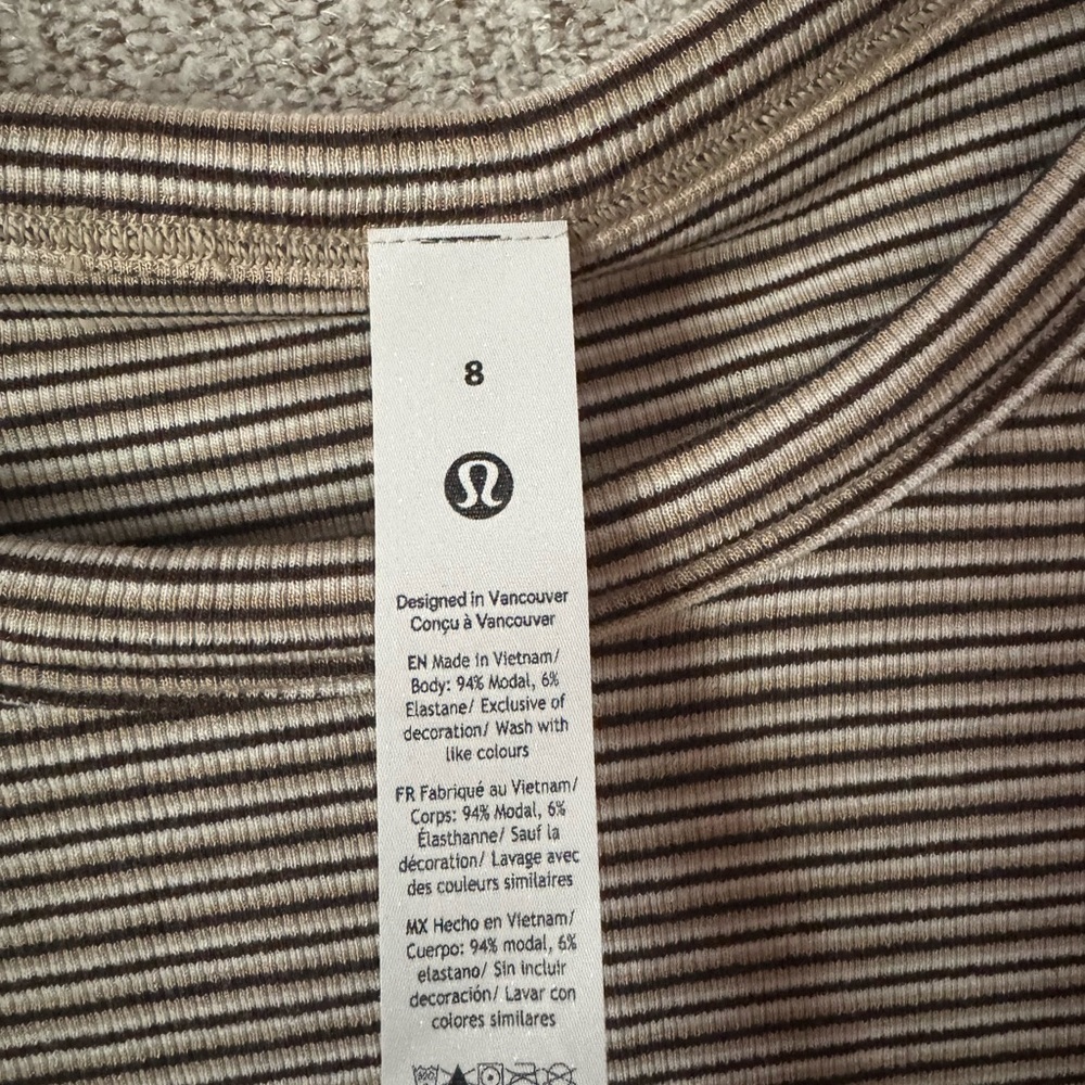 LULULEMON Hold Tight Straight-Hem Cropped Long Sleeve, Size 8/Medium. NWT. - Picture 4 of 8